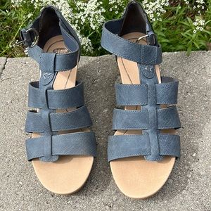 Dr. Scholls denim blue wedge sandals